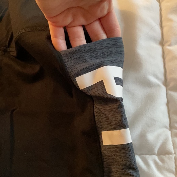 Pink by Victoria’s Secret ultimate leggings NWOT size L - Picture 2 of 4